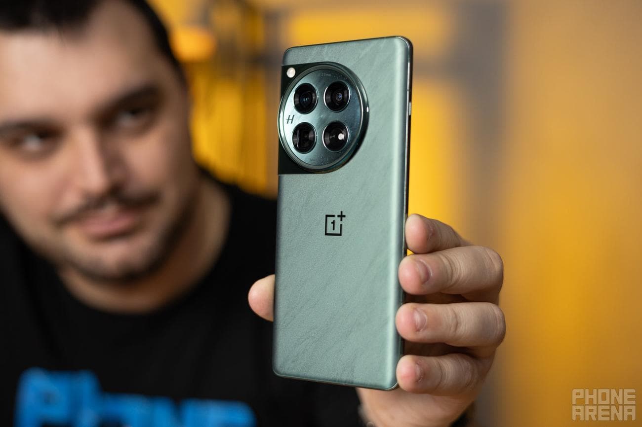 OnePlus 12 Hands-on: επιστροφή στη φόρμα "Flagship Killer"., OnePlus 12 Hands-on: επιστροφή στη φόρμα “Flagship Killer”., TechWar.GR