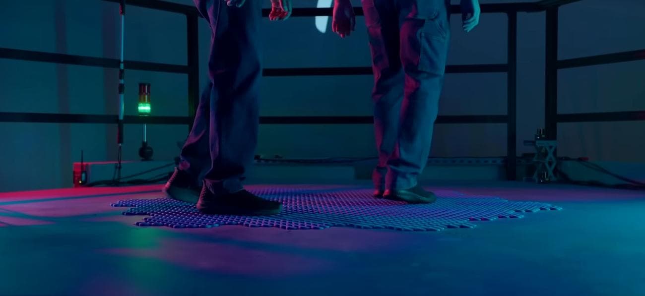 Δάπεδο Disney HoloTile, κινηθείτε σαν μαγικά στο VR 2 Δάπεδο Disney HoloTile