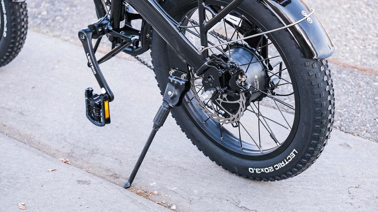 Ηλεκτρικό XP 3.0 σταθμευμένο στο δρόμο