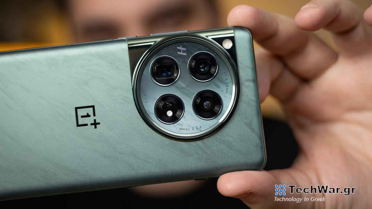 OnePlus 12 Hands-on: επιστροφή στη φόρμα "Flagship Killer".
