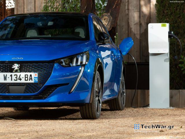 Peugeot: Βελτιώνει τον φωνητικό οδηγό στα οχήματά της με το ChatGPT