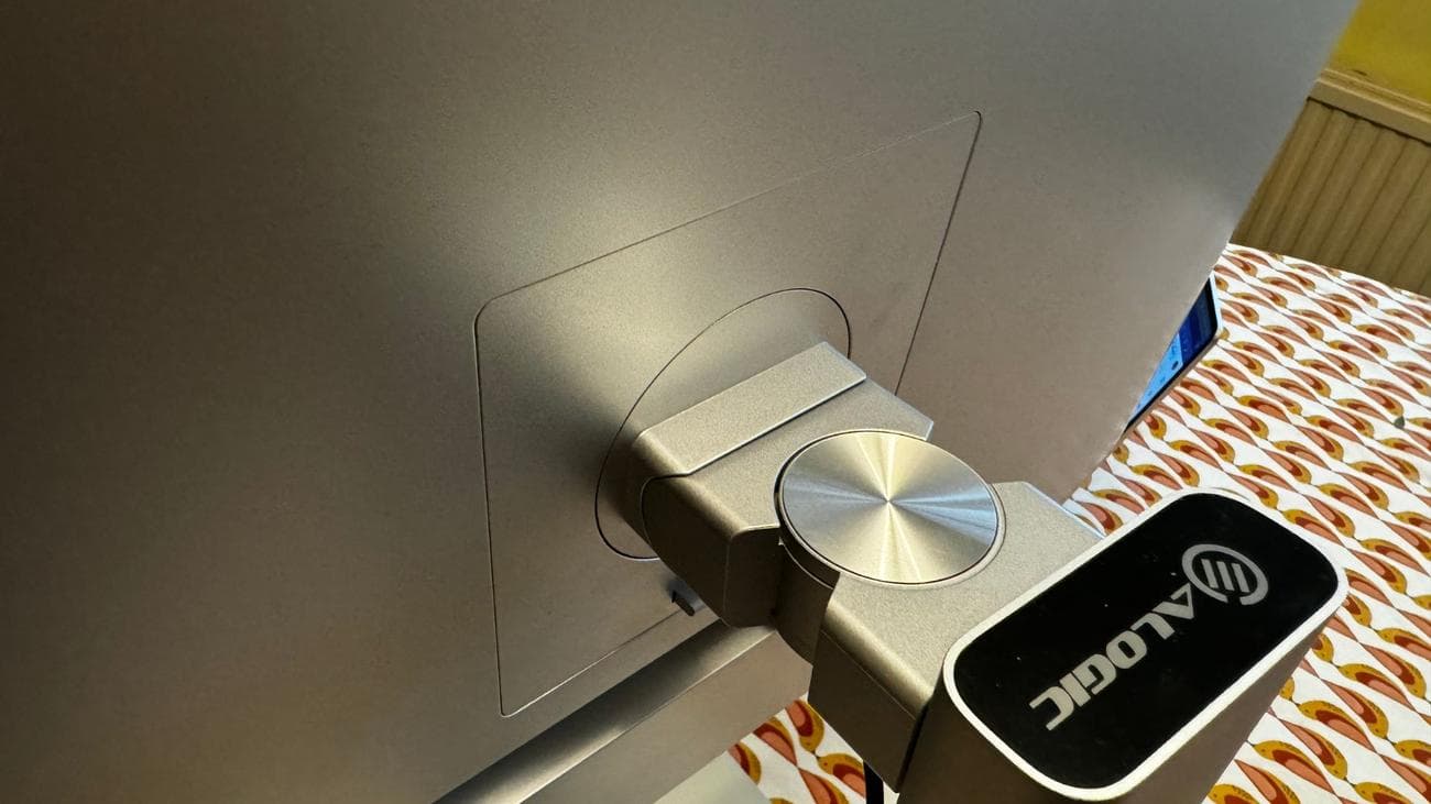 Ανασκόπηση Alogic Clarity Max Touch: 32 ιντσών δόξας οθόνης αφής 4k, Ανασκόπηση Alogic Clarity Max Touch: 32 ιντσών δόξας οθόνης αφής 4k, TechWar.GR