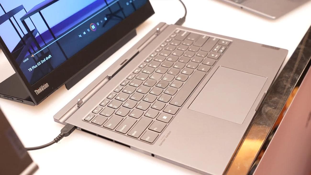 Πρακτική αναθεώρηση Lenovo ThinkBook Plus Gen 5 Hybrid: Το tablet Android συναντά τον φορητό υπολογιστή Windows, Πρακτική αναθεώρηση Lenovo ThinkBook Plus Gen 5 Hybrid: Το tablet Android συναντά τον φορητό υπολογιστή Windows, TechWar.GR