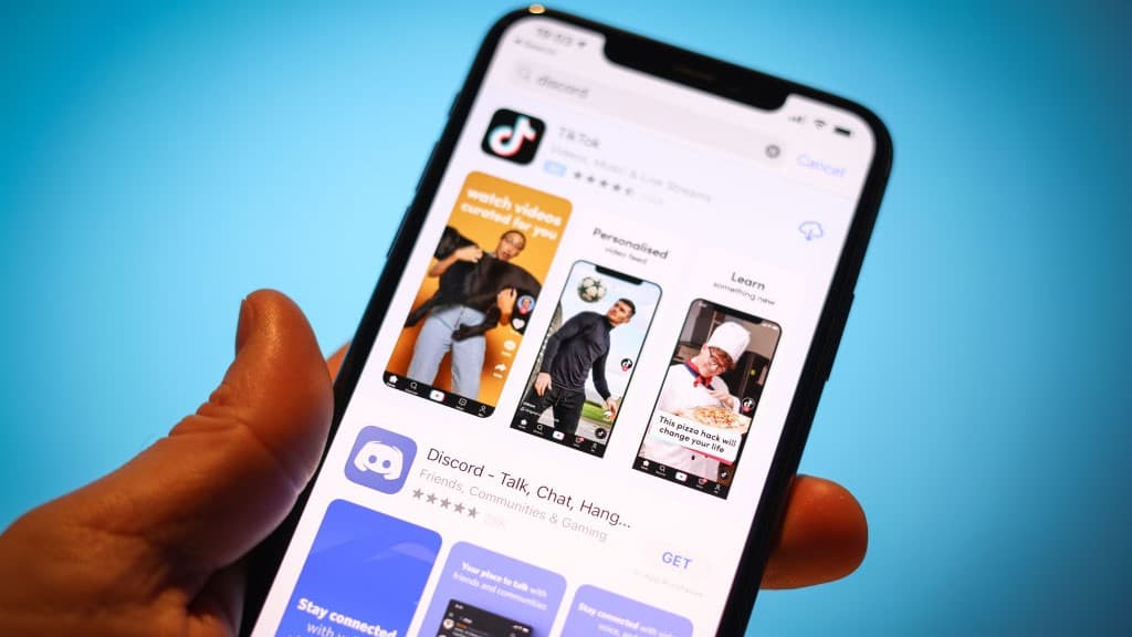 Περιήγηση στο App Store σε iPhone.