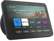 ένα amazon echo show 8 σε λευκό φόντο