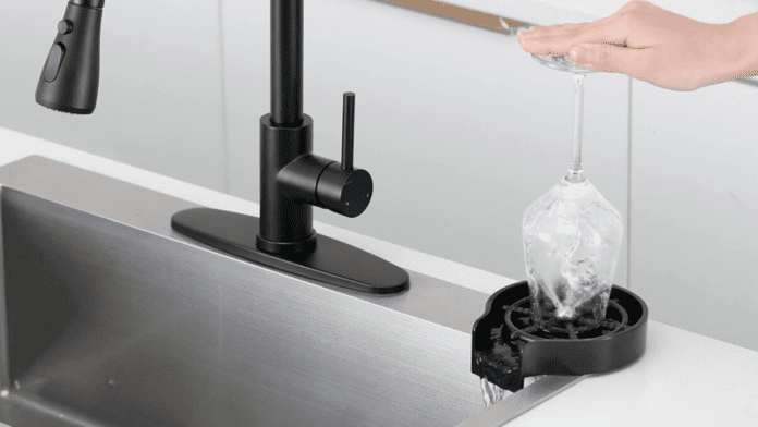 Αυτό το πλυντήριο γυαλικών για τον νεροχύτη της κουζίνας σας κοστίζει 20 $
