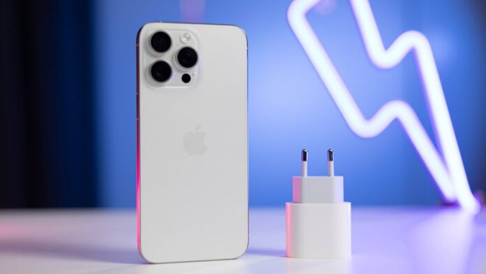 Δοκιμή φόρτισης iPhone 15 Pro Max: ο κοινός μύθος σχετικά Δοκιμή φόρτισης iPhone 15 Pro Max: ο κοινός μύθος σχετικά με την ταχύτητα φόρτισης του iPhone καταρρίφθηκε