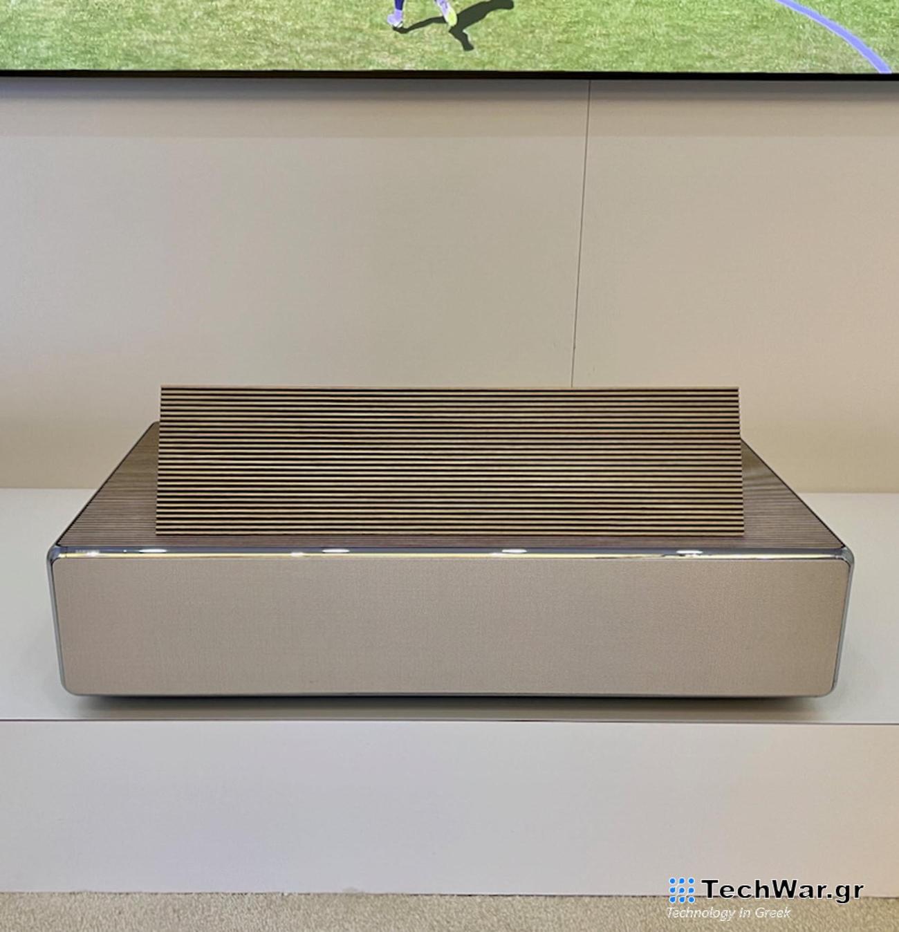 Η Samsung ανακοινώνει στη CES 2024 τον πρώτο βιντεοπροβολέα 8K με ασύρματη συνδεσιμότητα