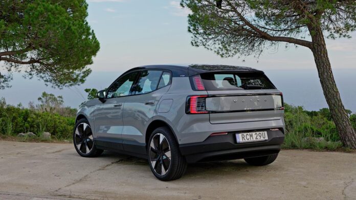 Η Volvo διακόπτει τις παραδόσεις του EX30 της λόγω προβλημάτων λογισμικού
