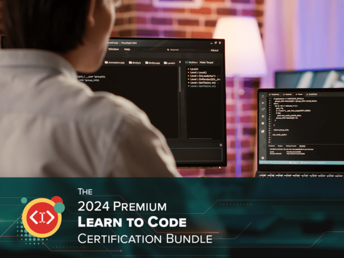 Μόνο μία μέρα—ενισχύστε τις γνώσεις προγραμματισμού σας και πάρτε αυτό A person sitting at a desk coding.