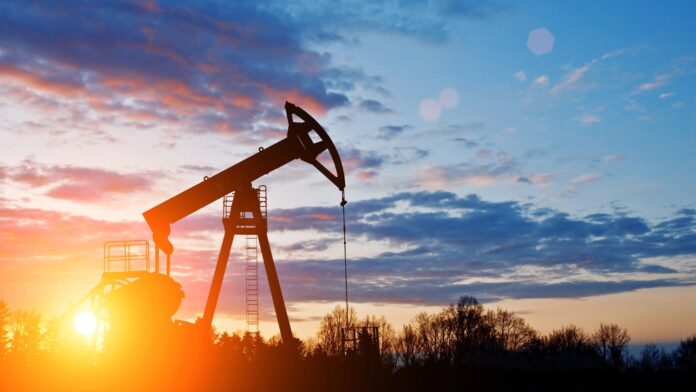 Οι πετρελαϊκές εταιρείες διοικούσαν αυτή την πόλη. Τώρα επέστρεψαν — For a long time, nearly everyone in Lewisville, Arkansas worked for the oil industry.