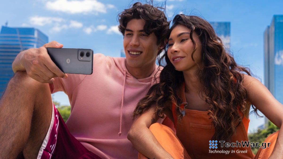 Τα νεότερα βασικά τηλέφωνα της Motorola διαθέτουν λείες οθόνες, μεγάλες μπαταρίες και εξαιρετικές τιμές