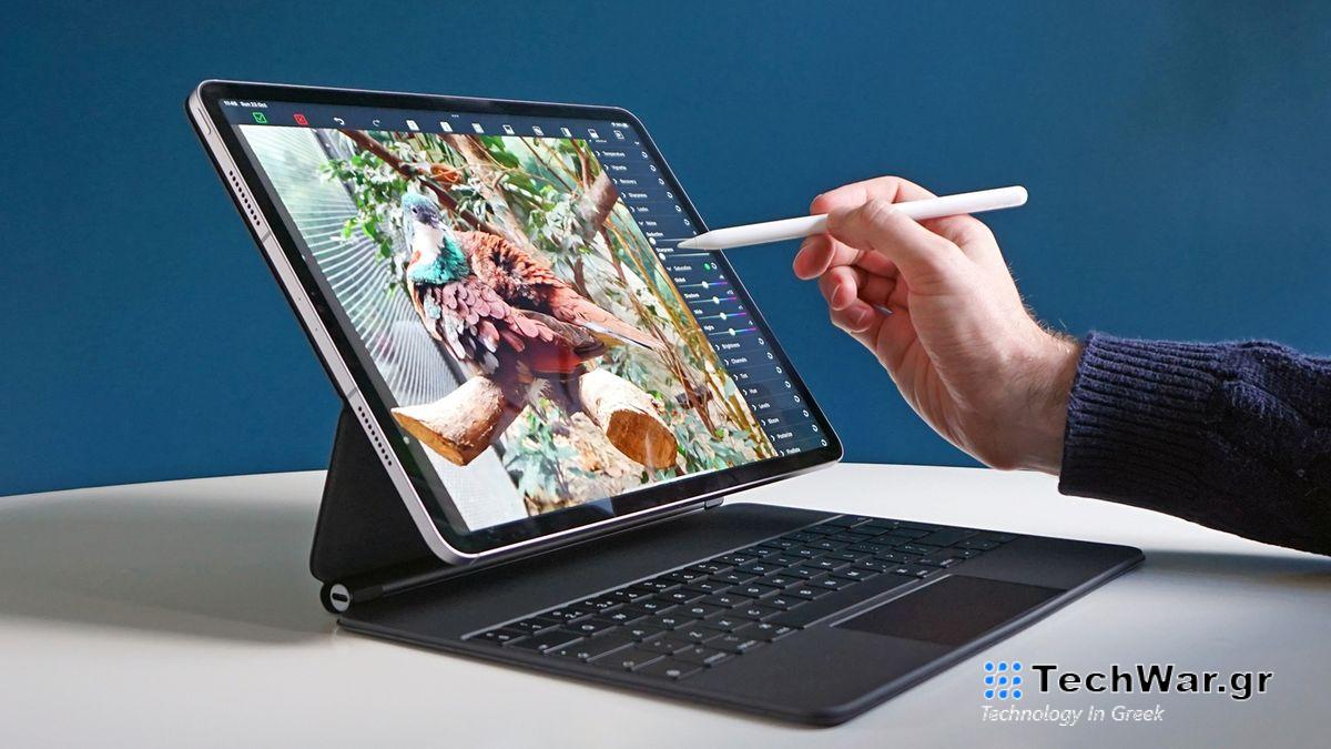 The iPad Pro 12.9 (2022) with keyboard and stylus