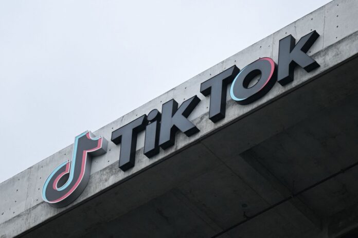 Το TikTok δοκιμάζει μια δυνατότητα που θα έφερνε συνδέσμους στο Το TikTok δοκιμάζει μια δυνατότητα που θα έφερνε συνδέσμους στο TikTok Shop σε περισσότερα βίντεο