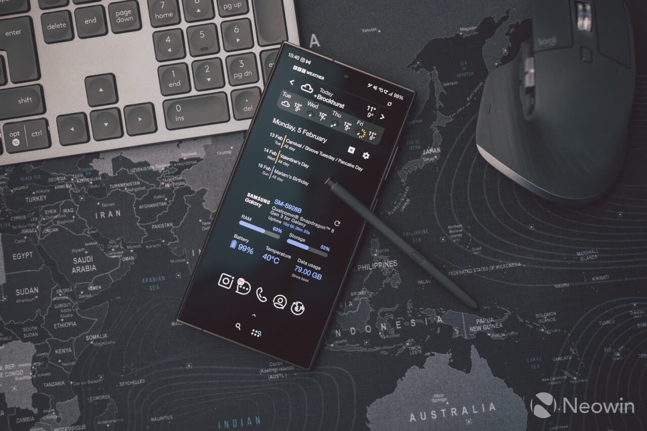 Galaxy S24 Ultra homescreen with Nova Launcher