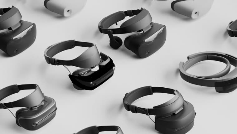 Windows Mixed Relaity headsets in black and white