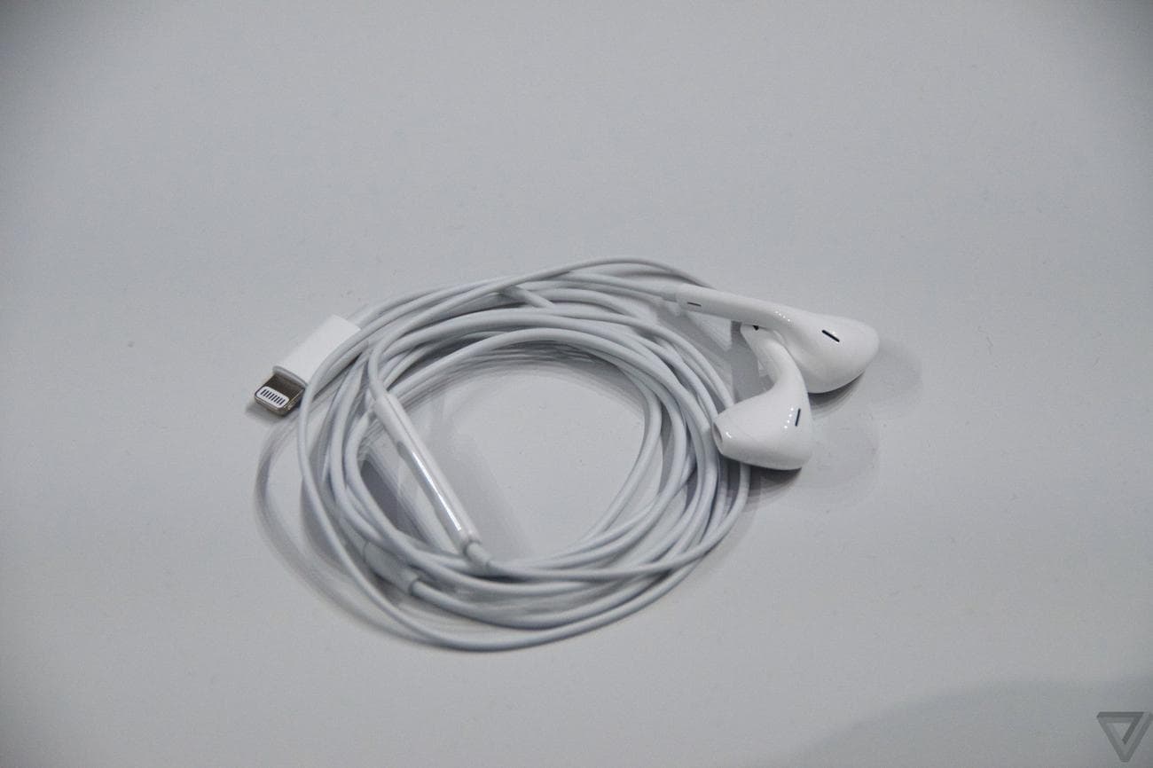 lightning earpods