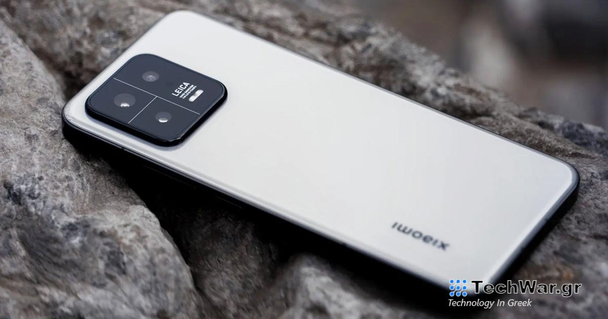 6,36" AMOLED και Snapdragon 8 Gen 3