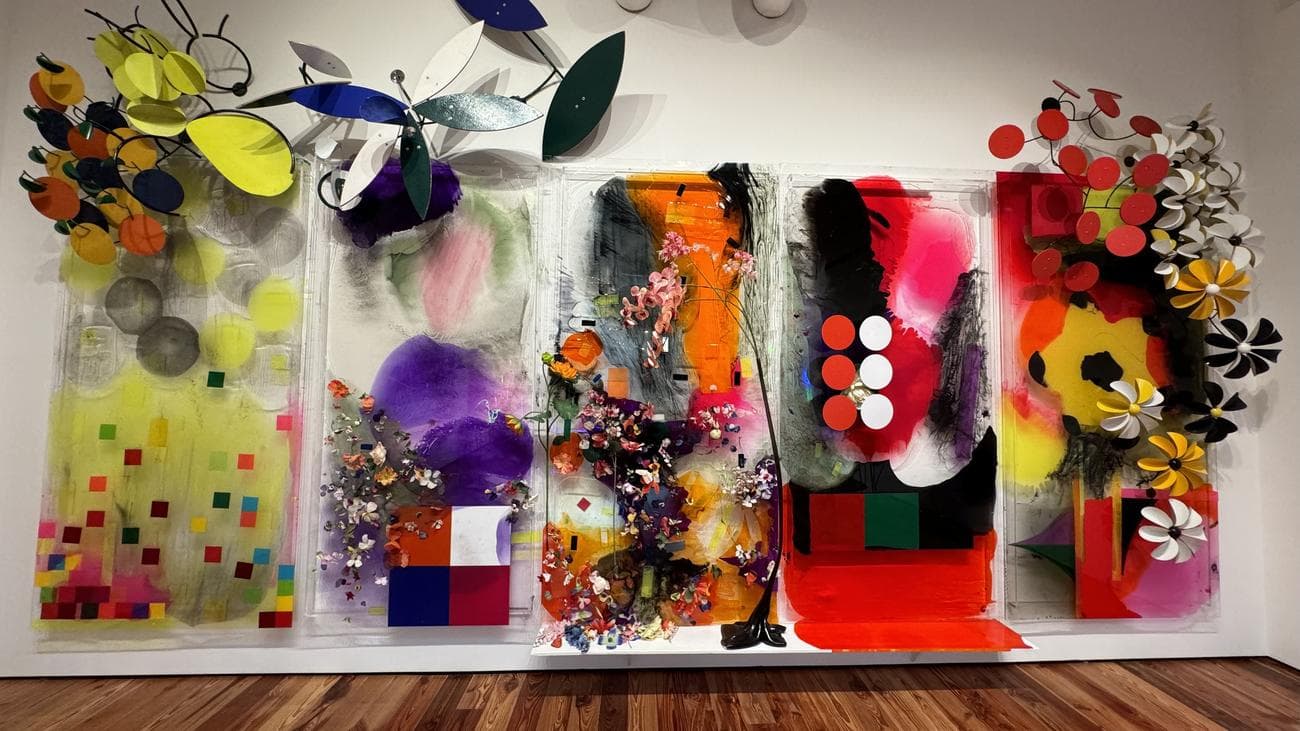 Τέσσερα πάνελ τέχνης σε έναν τοίχο