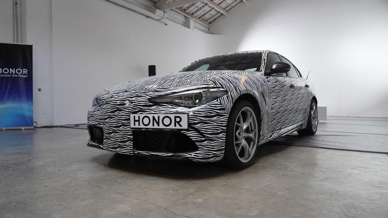 Honormagic6 pro ελέγχοντας ένα αυτοκίνητο χρησιμοποιώντας το eye tracking