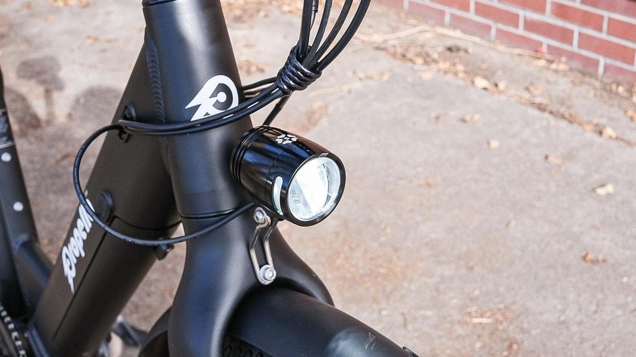 Το Propella 9S Pro V2 παρκαρισμένο έξω