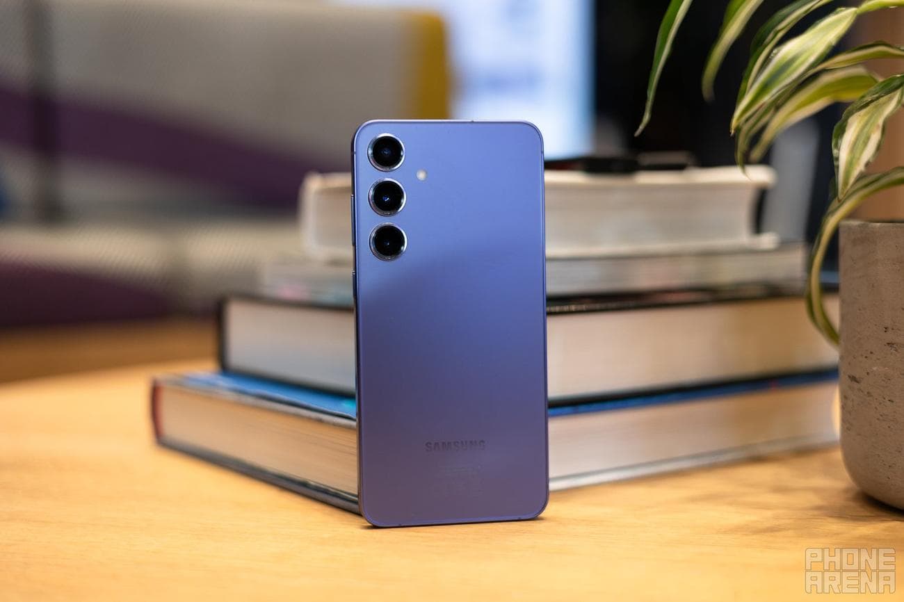 Look hot, run hot? New thermals inside! (Image credit - PhoneArena) - Galaxy S24 Plus Review: Skip the Ultra, buy the Plus