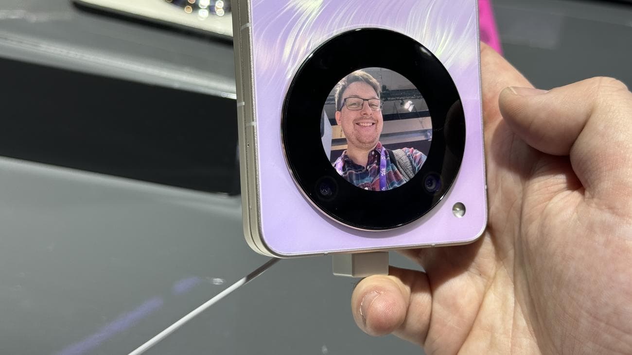 Γραφικό στοιχείο κάμερας εξωφύλλου Nubia Flip 5G