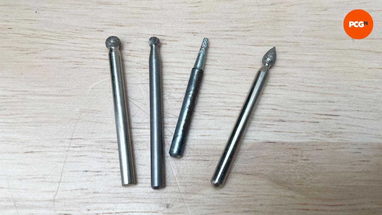 Πώς να χαράξετε τη θήκη του υπολογιστή σας: Μύτες χάραξης Dremel