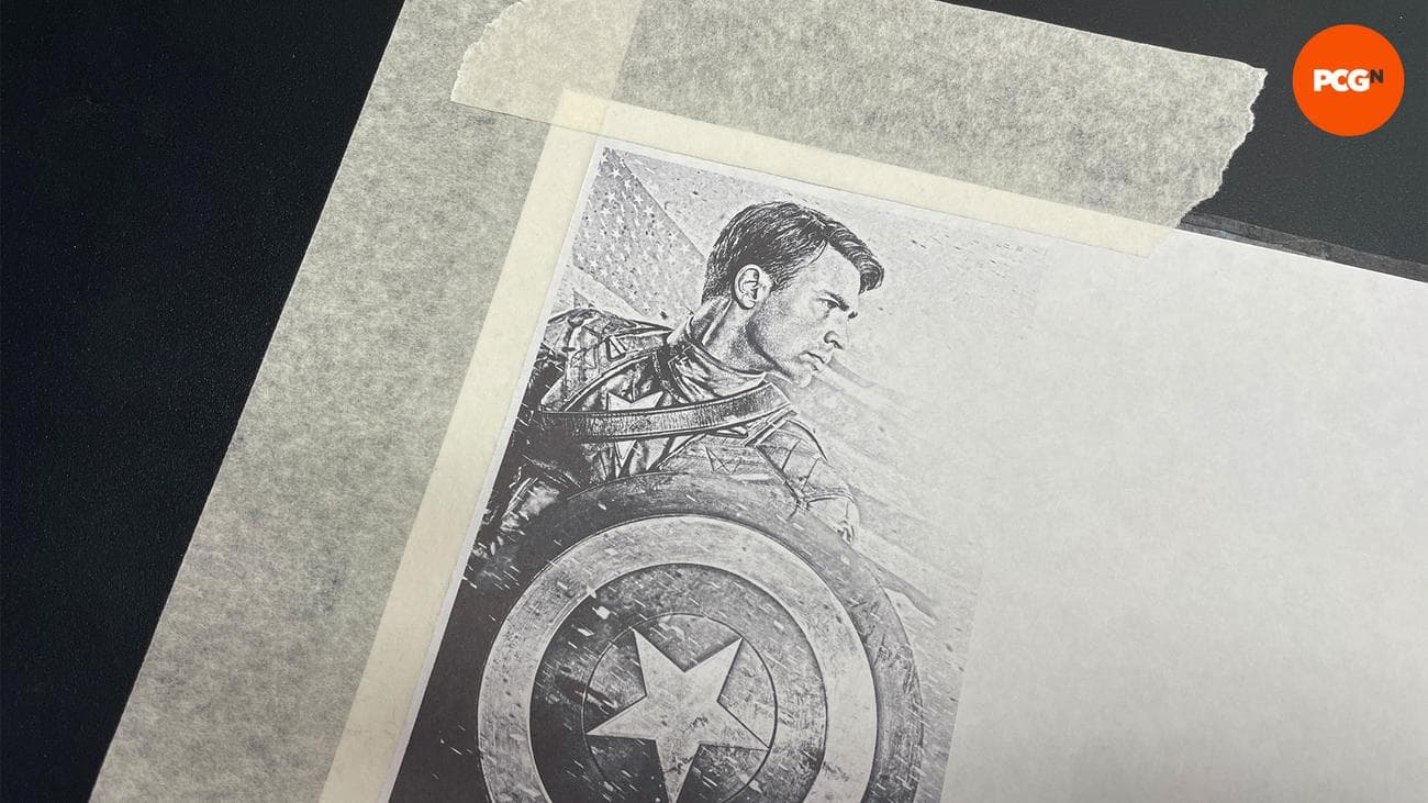 Πώς να χαράξετε τη θήκη του υπολογιστή σας: Ασφαλίστε την εικόνα στην επιφάνεια με ταινία κάλυψης