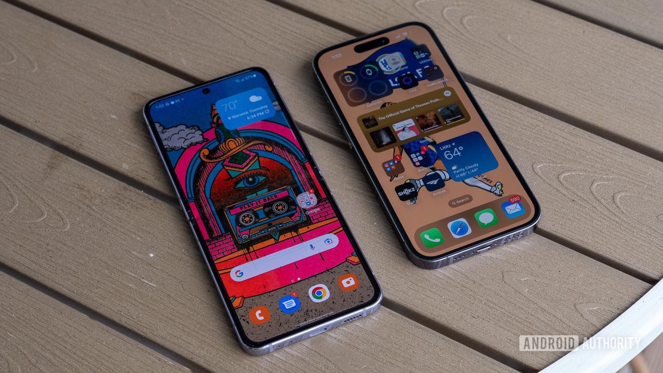 Οθόνη και θύρες iphone 14 pro vs galaxy z flip 4