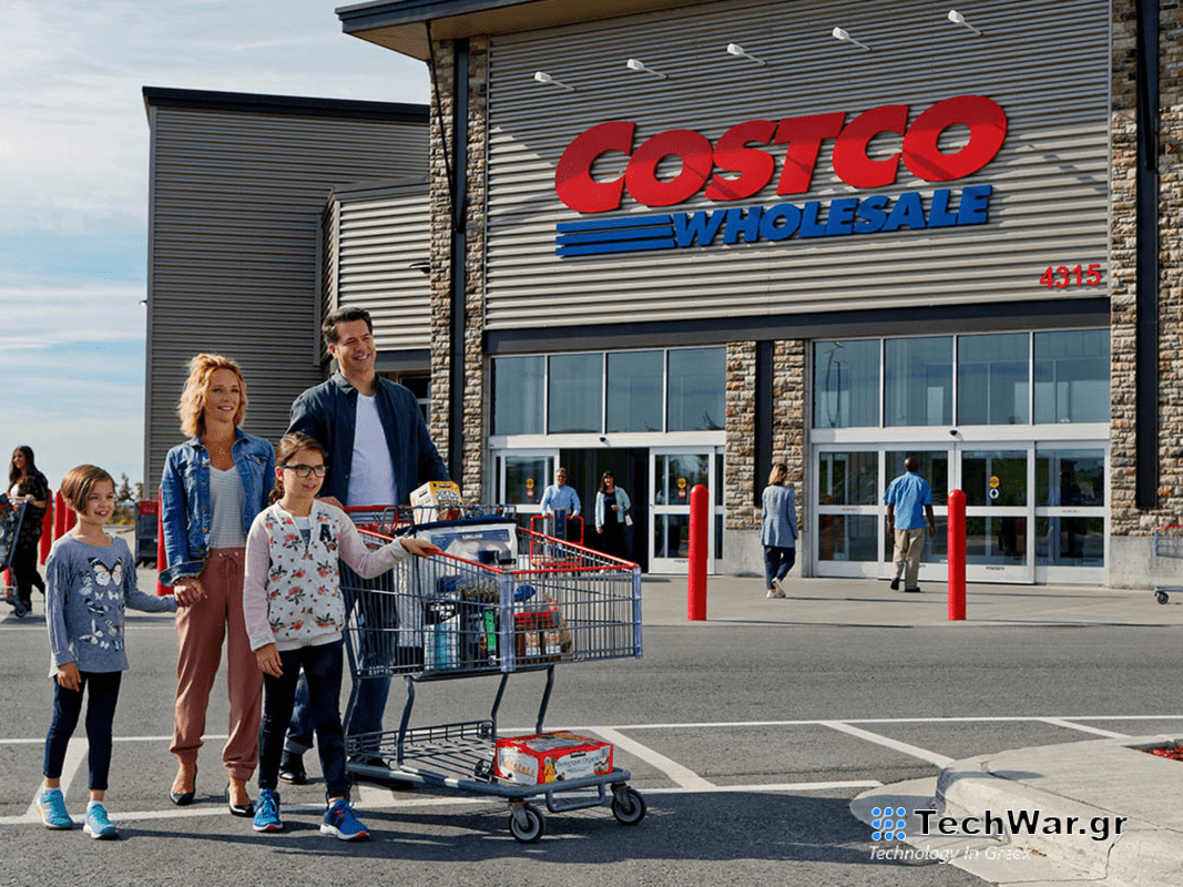 A family leaving a Costco