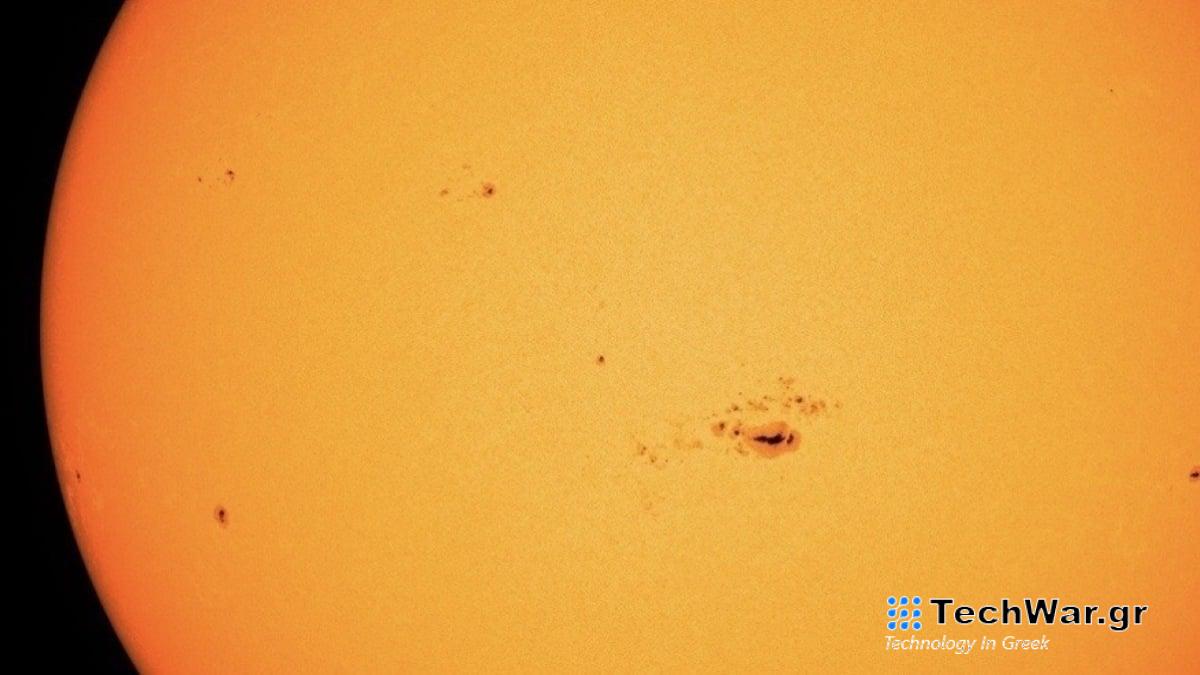 Η NASA κατέγραψε αυτή την τεράστια ομάδα ηλιακών κηλίδων σε εικόνες