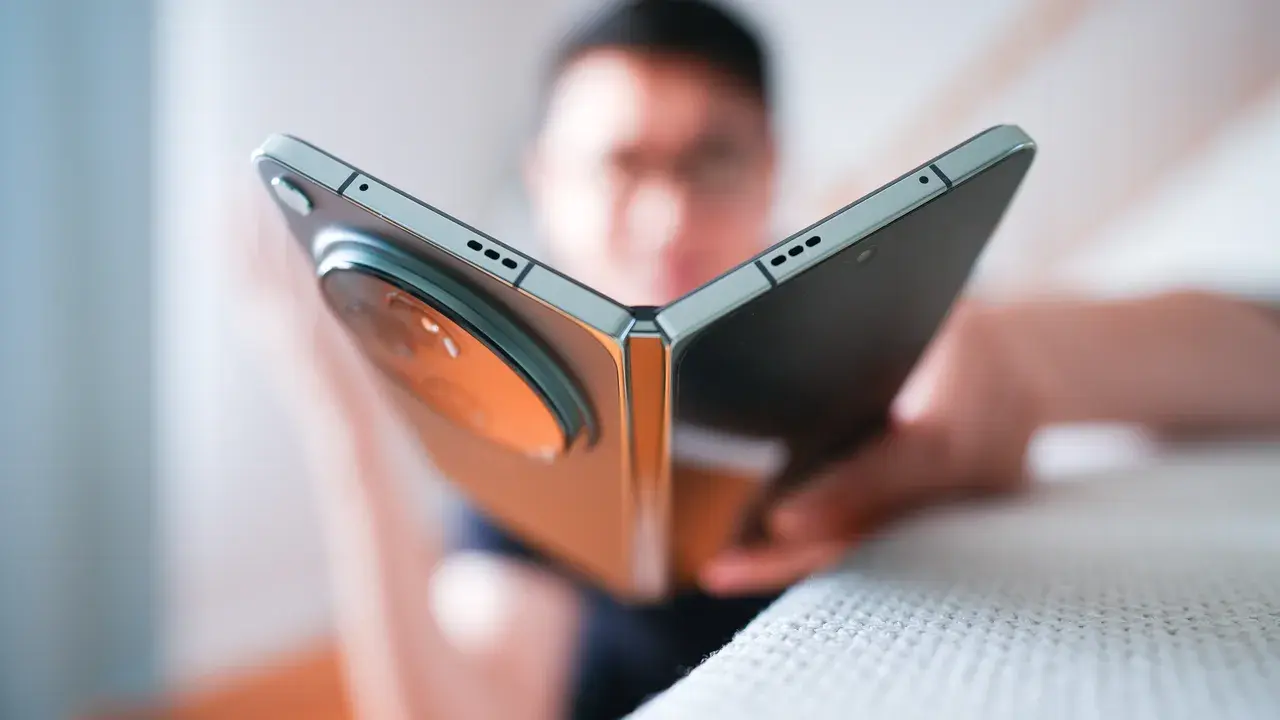 Oppo: δεν σταματά την παραγωγή αναδιπλούμενων κινητών τηλεφώνων

