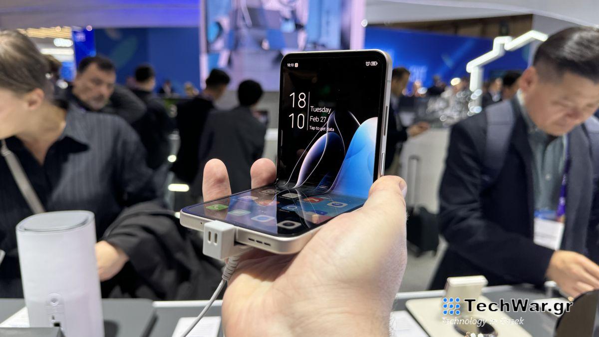 Nubia Flip 5G part folded, in hand