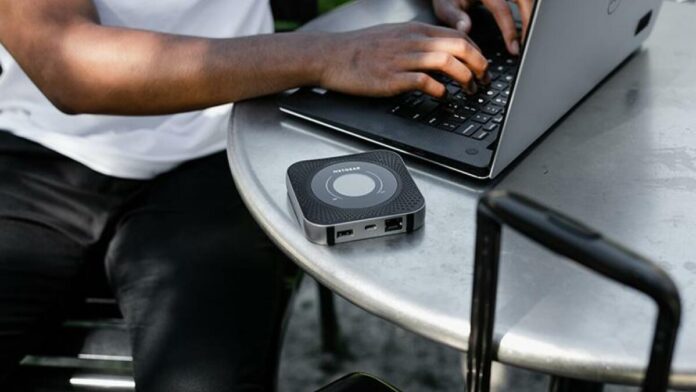 Καλύτερη προσφορά hotspot για κινητά: Αποκτήστε τον κινητό δρομολογητή Netgear Καλύτερη προσφορά hotspot για κινητά: Αποκτήστε τον κινητό δρομολογητή Netgear Nighthawk M1 4G LTE για κάτω από 185 $ στο Amazon