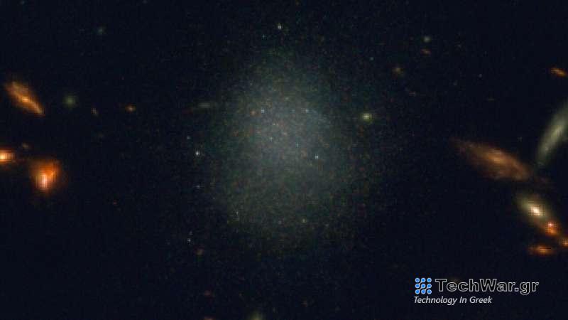 Ομάδα αστρονόμων ανακάλυψε γαλαξία που δεν θα έπρεπε να υπάρχει / FOXreport.gr