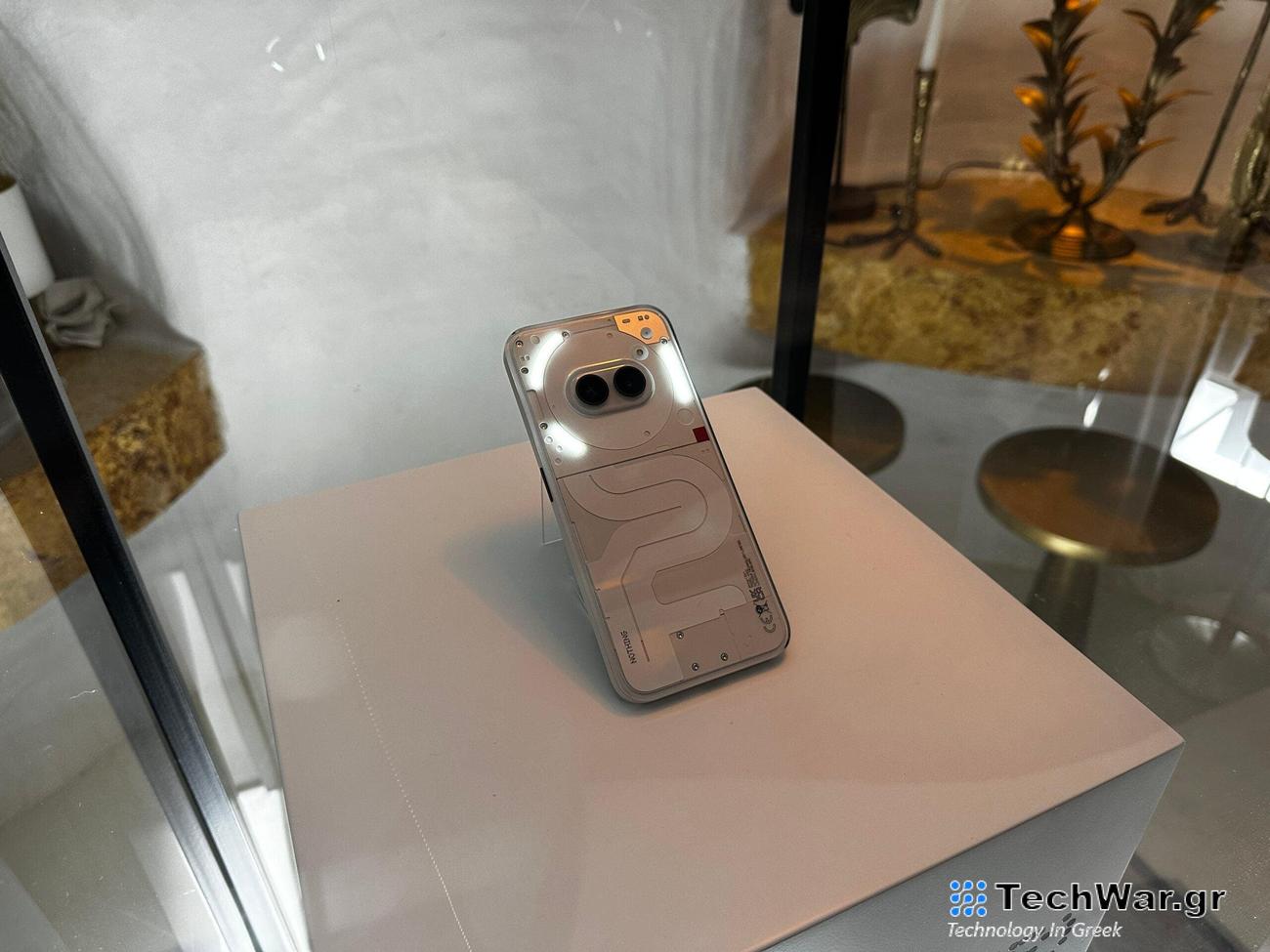 Εδώ είναι το νέο Nothing Phone (2a) στην ουσία