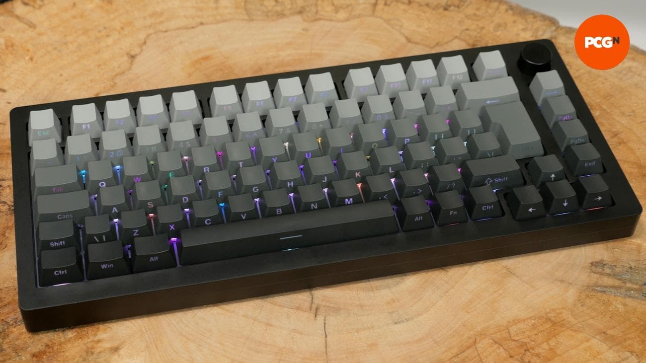 Monsgeek M1W SP review image showing the backlighting color.