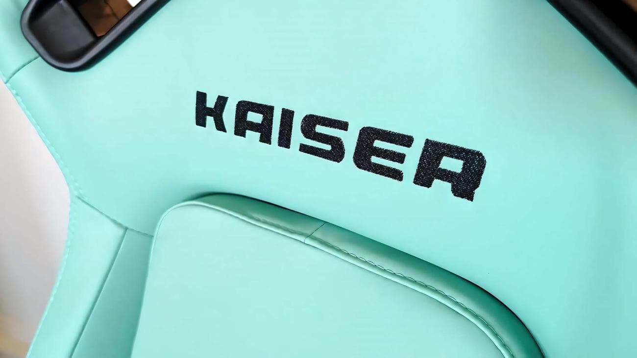 AndaSeat Kaiser 4 stitching.